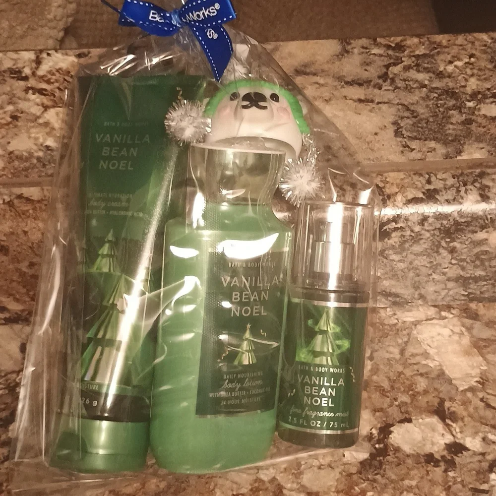 Bath & Body Works Vanilla Bean Noel 4 Piece Set All New